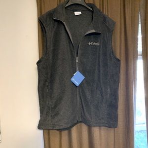 Columbia Men’s fleece vest, NWT